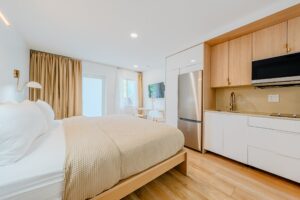 Deluxe King Pool View