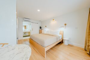 Deluxe King Pool View