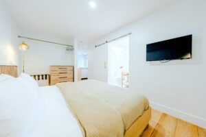 King Suite with Pool View