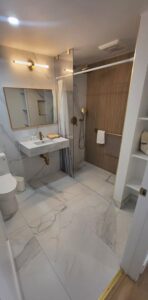 Deluxe Queen Pool View